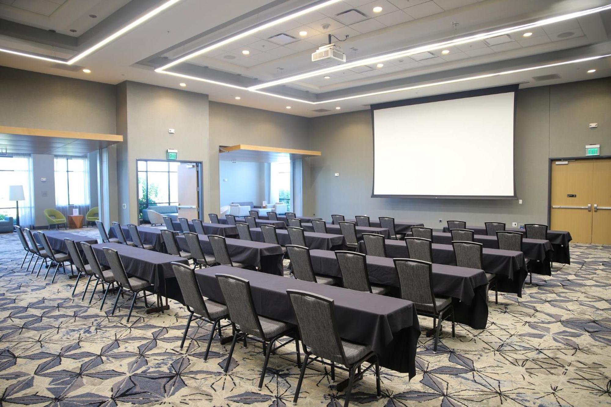 Holiday Inn & Suites Cedar Falls-Waterloo Event Ctr By Ihg Eksteriør bilde